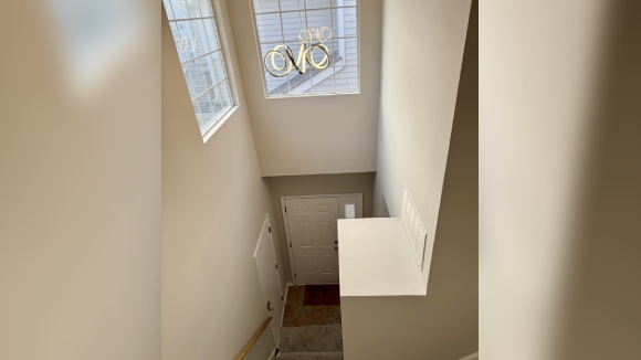 BRIGHT AND SPACIOUS TOWNHOME AVAILABLE FOR RENT