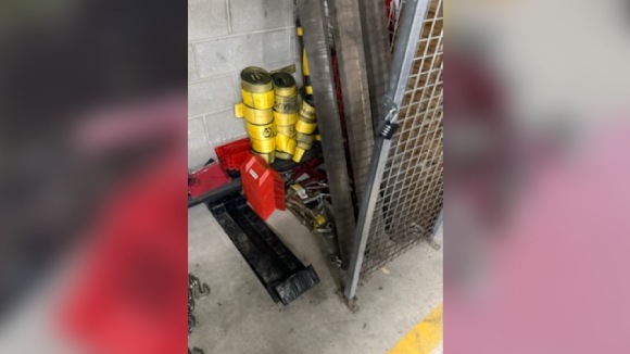 BEST OFFER! NA PRODAJU FLATBED OPREMA STARA MESEC DANA