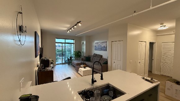 IZDAJEM STAN NA 45 DANA U OLD TOWN-U, CHICAGO, IL