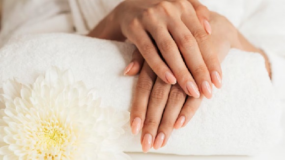 GELIRANJE NOKTIJU (GEL, RUBER BAZA) – NAILS BY LJUBICA