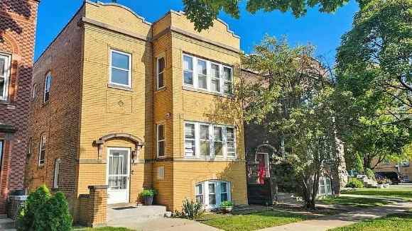 CHARMING RENOVATED TWO BEDROOM ONE BATH APARTMENT FOR RENT
