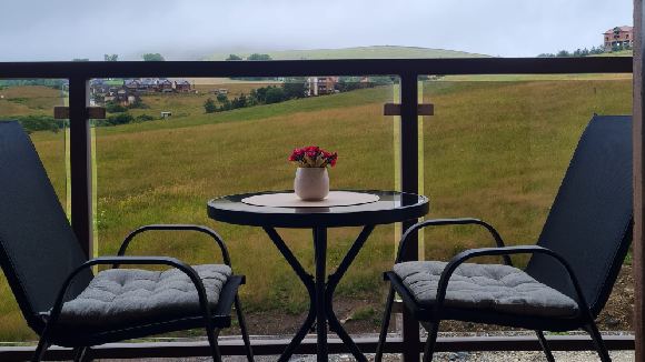 PRODAJEM APARTMAN NA ZLATIBORU (SRB, 36.96M2)