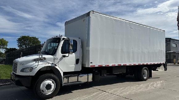 BOX TRUCK RENTAL – 2020-2023 | LIFTGATE + SLEEPER