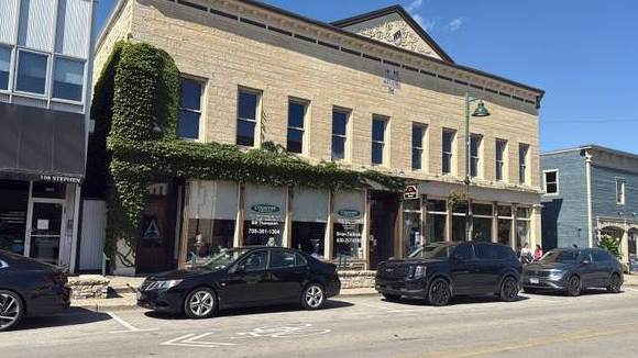 5,800/5100FT2 – DOWNTOWN LEMONT OFFICE FOR RENT
