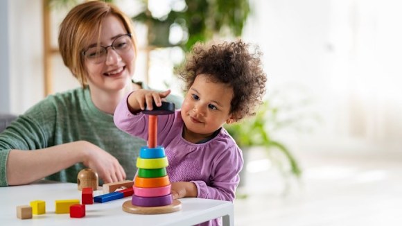 MEDICINSKA SESTRA TRAZI POSAO CUVANJA DECE
