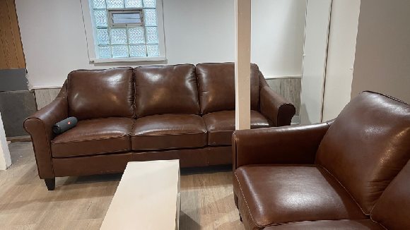 IZDAJEMO DVA KOMPLETNO NAMESTENA JEDNOSOBNA STANA