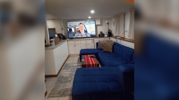 IZDAJEMO DVA KOMPLETNO NAMESTENA JEDNOSOBNA STANA