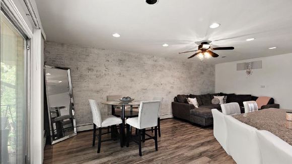 IZDAJE SE RENOVIRAN STAN U CRESTWOOD-U, IL