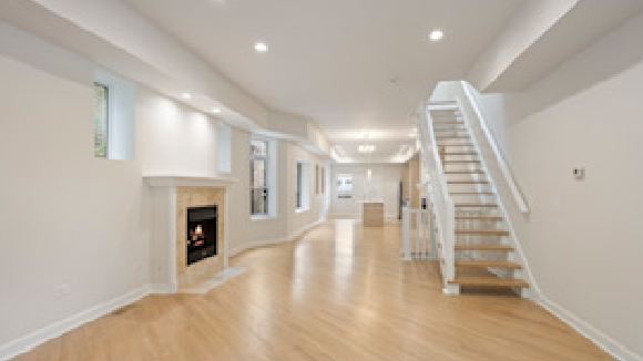 IZDAJE SE KUCA U CIKAGU