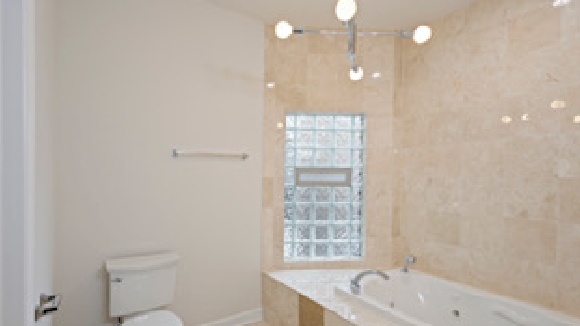 IZDAJE SE KUCA U CIKAGU