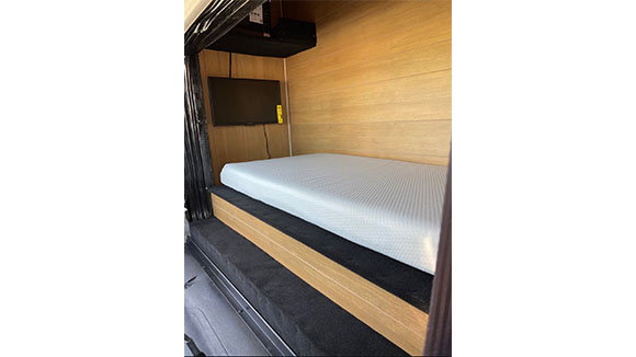 UGRADNJA SLIPERA U BOX KAMIONIMA