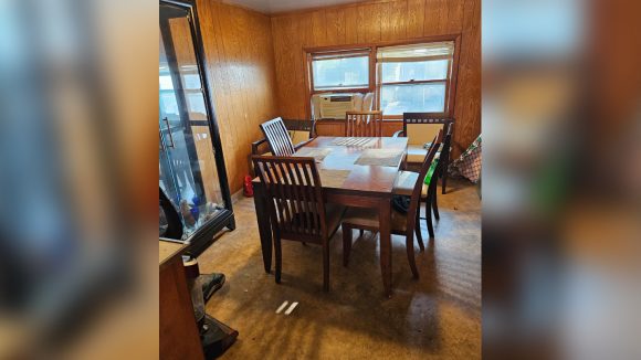 IZDAJEM SOBU U LYONS-U