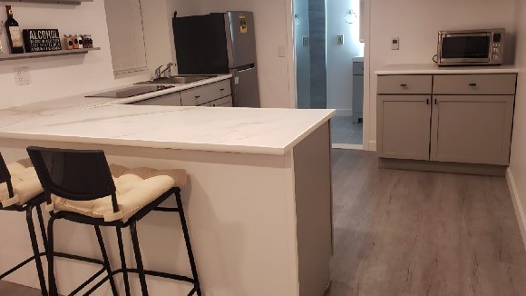 IZDAJE SE STAN U PRIZEMLJU U ELMWOOD PARK-U, IL