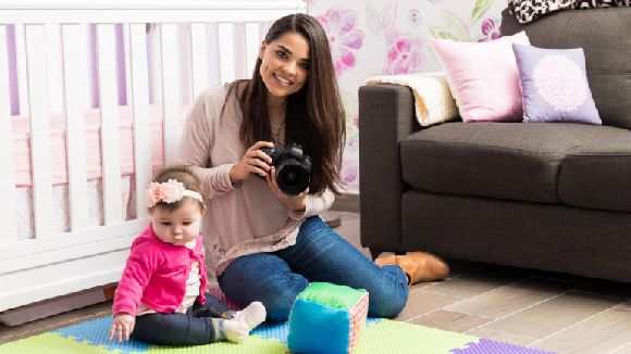 TRAZI SE ZENA ZA CUVANJE JEDNOGODISNJEG DETETA