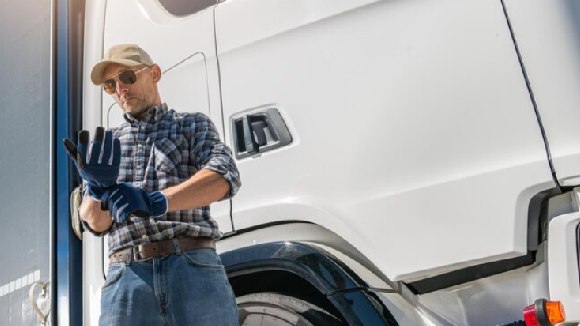 TRUCKING COMPANY IS HIRING SAFETY OFFICER