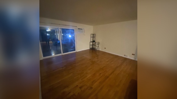 IZDAJE SE DVOSOBAN STAN U WILLOWBROOK-U, IL