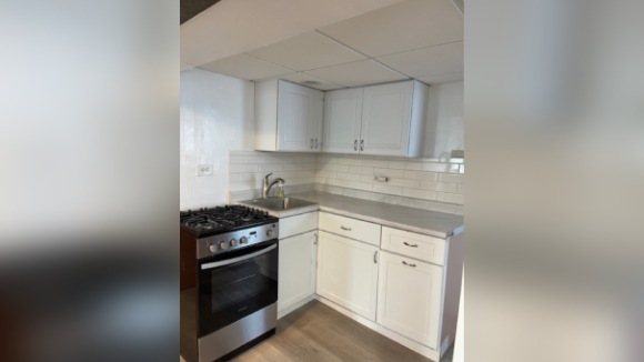 IZDAJEMO NAMESTEN ODMAH USELJIV JEDNOSOBAN STAN U BERWYN-U