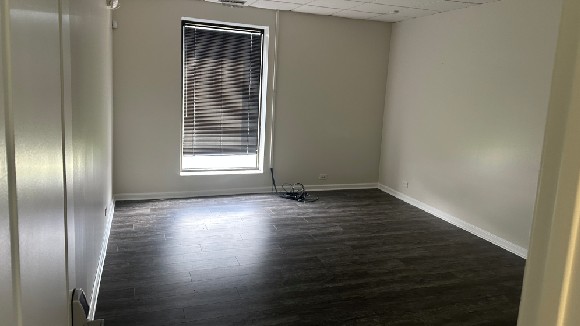 TWO PROFESSIONAL OFFICE SPACES AVAILABLE FOR RENT IN COUNTRYSIDE, IL