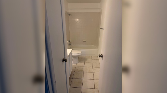 APARTMENT FOR RENT – BROOKDALE DRIVE, DARIEN, IL 60561