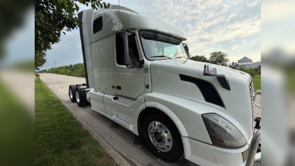 NA PRODAJU KAMION MARKE VOLVO VNL 670