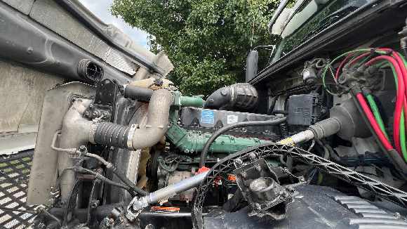 NA PRODAJU KAMION MARKE VOLVO VNL 670